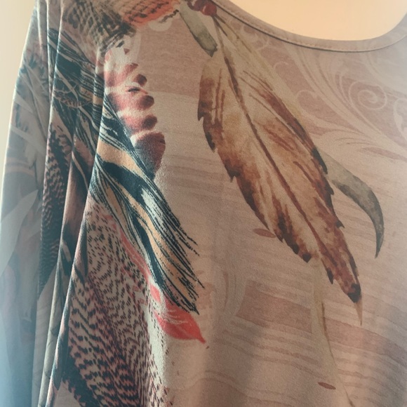 Cocos Clozet plus size 2X feather waterfall length top - Picture 2 of 9